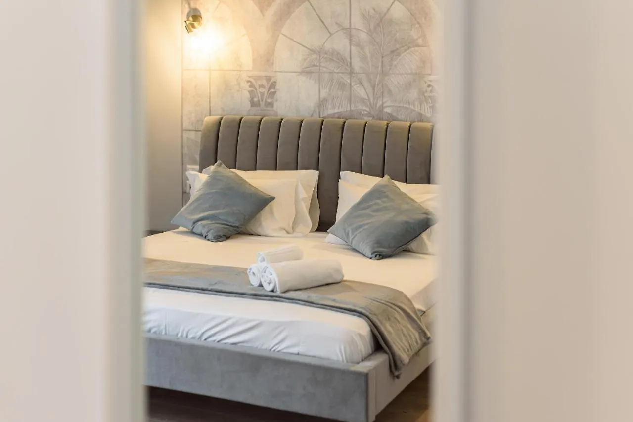Guest House 121 Luxury Apartments Naples 0*,  Italy