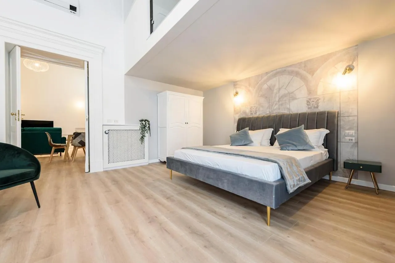 Guest House 121 Luxury Apartments Naples Italy